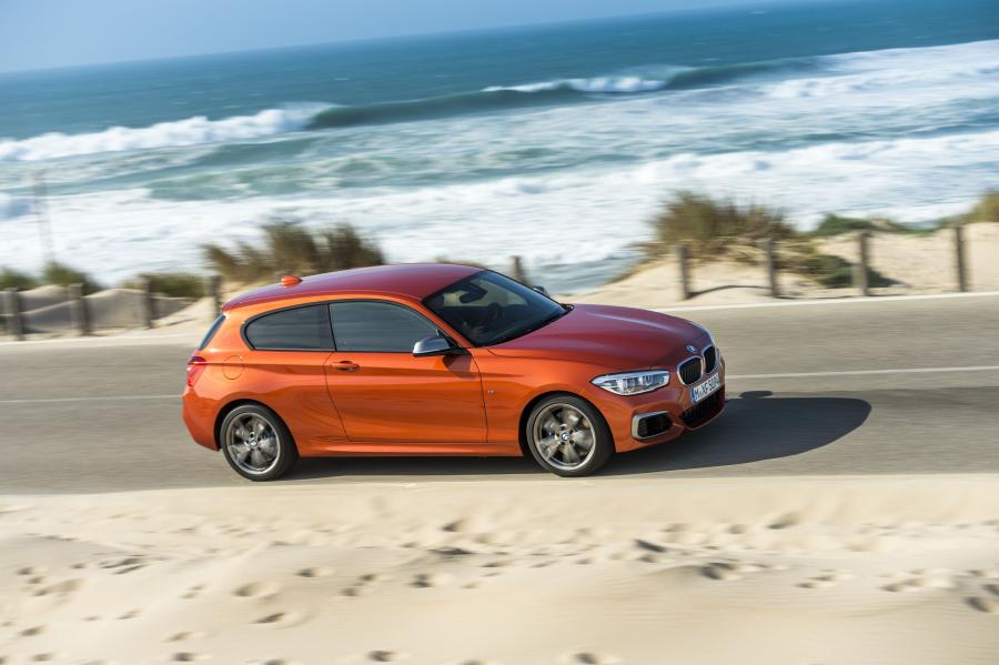  BMW M135i 3-Door 2015 года  (фото 16 из 35)